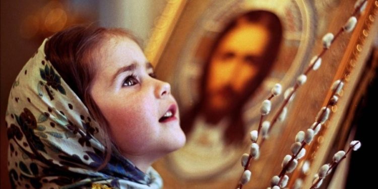 მიზეზები, რის გამოც მოზარდები შორდებიან ეკლესიას