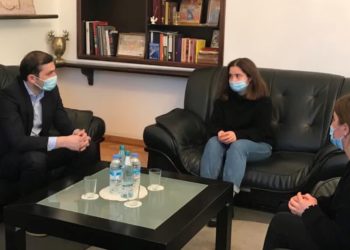 ბინა გადასცეს 12 წლის გოგონას, რომელსაც სტიქიის შედეგად ოჯახის წევრები დაეღუპა