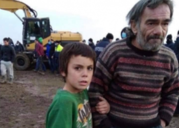 საჩუქრად ბინა კაცს, რომლის ფოტოც, შვილთან ერთად, სახლების ნგრევის ადგილიდან გავრცელდა – კალაძე