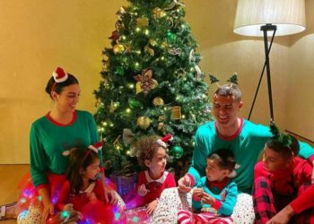 მსოფლიო ვარსკვლავების საახალწლო ფოტოები