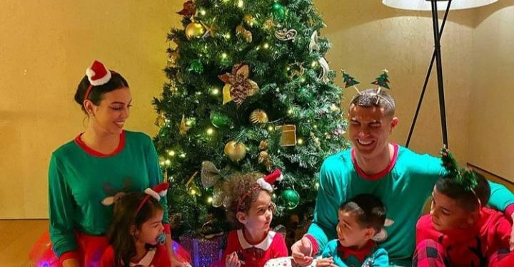 მსოფლიო ვარსკვლავების საახალწლო ფოტოები