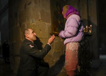 ამაღელვებელი ისტორია – ქართველმა კაპიტანმა, რომელსაც 63 მძიმე ოპერაცია აქვს გადატანილი, სვეტიცხოველში საცოლეს ხელი სთხოვა