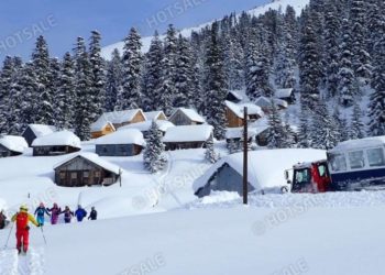 მთავრობის გაფრთხილების შემდეგ, დამსვენებლები ბაკურიანს ტოვებენ