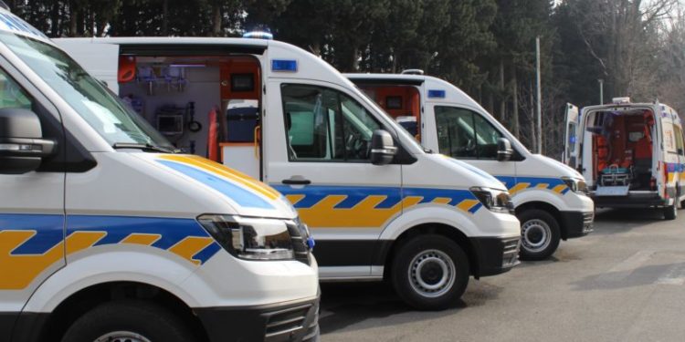 იაპონიის საელჩომ 4 რეგიონს, მათ შორის რაჭას, რეანომობილები აჩუქა