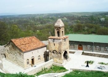 რა სასწაულები ხდება დირბის დედათა მონასტერში?