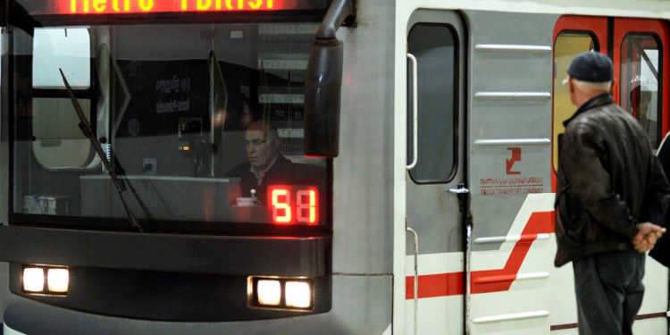 თბილისის ერთ-ერთი მეტროს სადგური მგზავრებს დროებით ვერ მოემსახურება