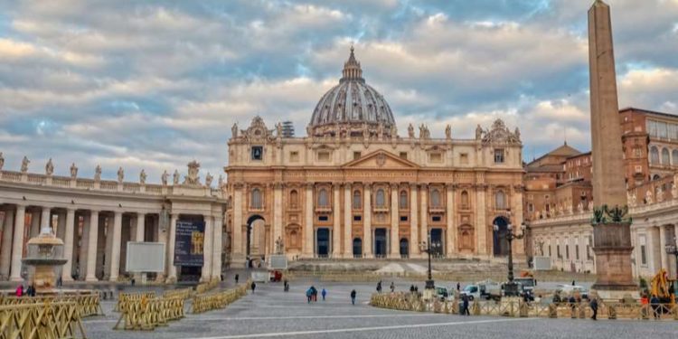 ვატიკანში მომუშავე პირი, რომელიც ვაქცინაციაზე უარს იტყვის, სამსახურიდან გათავისუფლდება