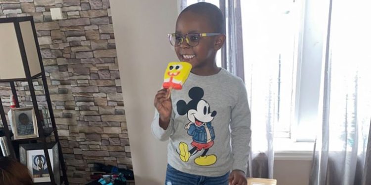 4 წლის ბიჭმა Amazon-ზე თითქმის 1000 ცალი სპანჯბობის ნაყინი შეიძინა!