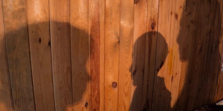 სიღარიბის გამო ბავშვების ოჯახისგან დაშორება სასამართლომ უკანონოდ ცნო