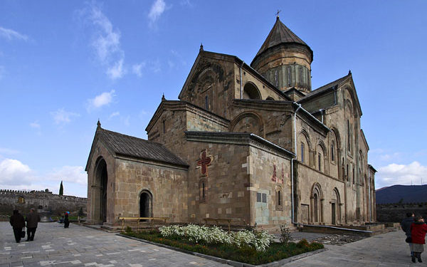 13 ივლისს სვეტიცხოვლობა- 12 მოციქულის ხსენების დღე აღინიშნება