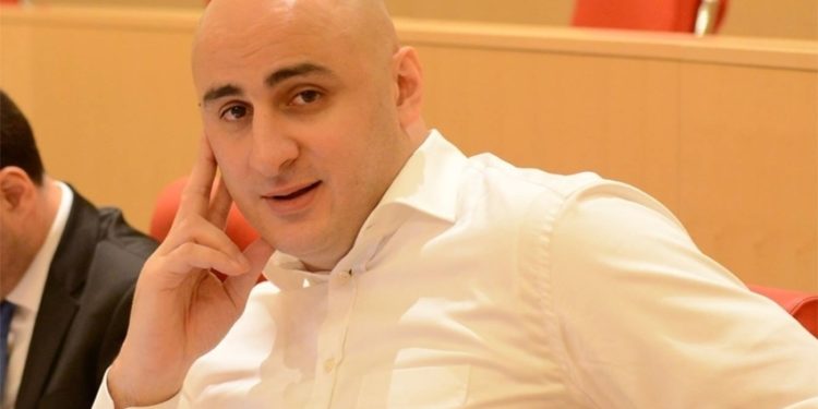 ნიკა მელია პარლამენტს ტოვებს