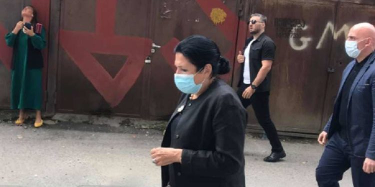 სალომე ზურაბიშვილმა გარდაცვლილი ოპერატორის ოჯახს მიუსამძიმრა