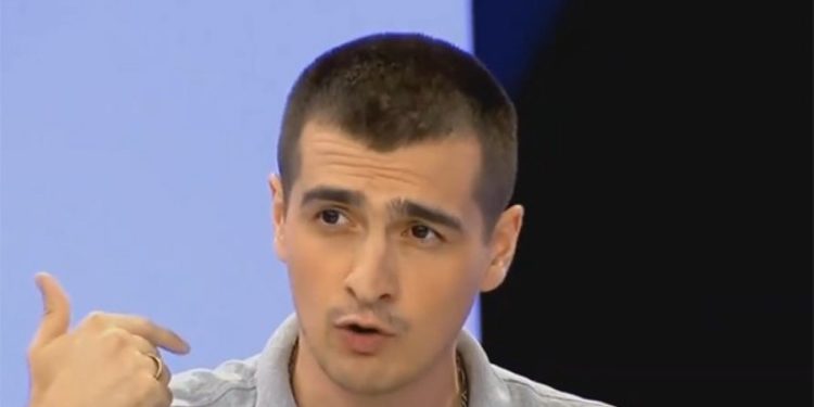 ზურაბ მახარაძე ბინის ჩხრეკის შემდეგ პოლიციის განყოფილებაში გადაიყვანეს