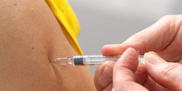 საქართველოში სპეციალური ჩვენების მქონე 12 წლის ბავშვი კოვიდზე აიცრა