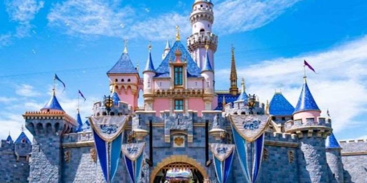 Disney-სა და Walmart-ის თანამშრომლებისთვის კოვიდვაქცინაცია სავალდებულო გახდა