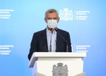 “ეს ხალხი ქორწილებს ვერ ეშვება, მოვითხოვეთ მკაცრი შეზღუდვების აღდგენა” – იმნაძე