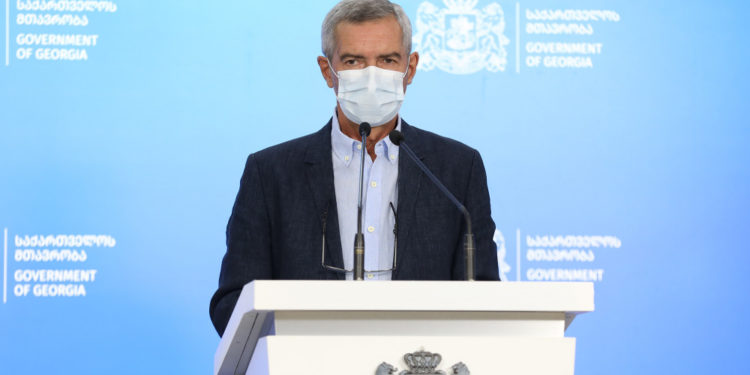 “ეს ხალხი ქორწილებს ვერ ეშვება, მოვითხოვეთ მკაცრი შეზღუდვების აღდგენა” – იმნაძე