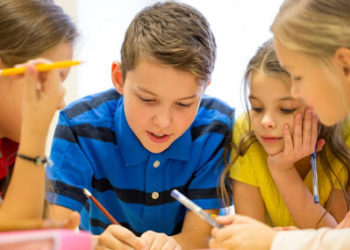 პირველკლასელები სწავლას არა 15 სექტემბერს დისტანციურ ფორმატში, არამედ, დიდი ალბათობით, 4 ოქტომბერს, საკლასო ოთახებში დაიწყებენ