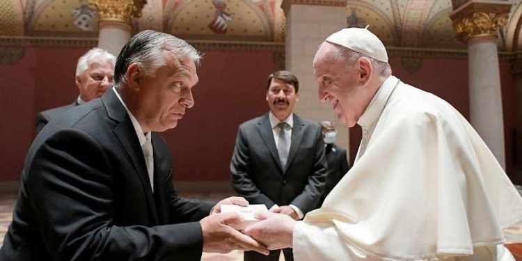 რომის პაპმა მითხრა, რომ ოჯახი მამისგან, დედისა და შვილებისგან შედგება, წერტილი – უნგრეთის პრემიერი