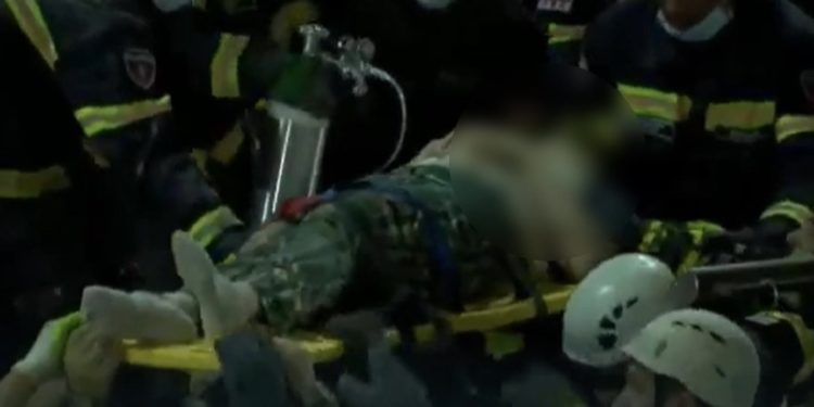 ნანგრევებიდან ამოყვანილი 35 წლის ქალი კლინიკაში გარდაიცვალა