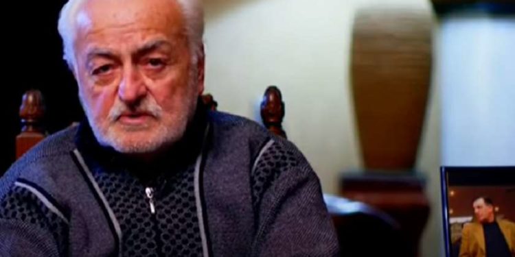 სულხან მოლაშვილის მამა: ჩემს შვილს დავპირდი, მიშას რომ დაიჭერდნენ, 40 დღის განმავლობაში ყოველდღე მივიდოდი ციხეში და გაზეთებს მივუტანდი – სულხან, შენს სულს ვფიცავ, ამას ვაკეთებ