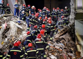 გარდაცვლილი ბავშვები იმ ქალის შვილები არიან, რომელიც ნანგრევებიდან ამოყვანის შემდეგ რეანიმაციაშია