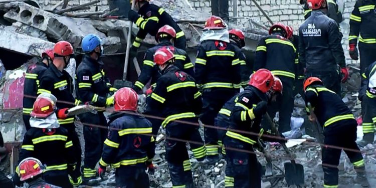 ნანგრევებიდან კიდევ ერთი გარდაცვლილი ბავშვი ამოიყვანეს