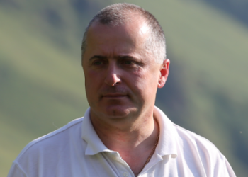 “თუ ჩვენ გვსურს განვითარება, უნდა შევეშვათ მასებით მუქარებსა და მუსკულებით საუბარს” – ამირან სალუქვაძე