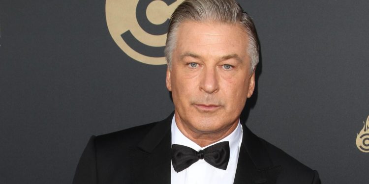 ალეკ ბოლდუინმა გადაღებებზე სარეკვიზიტო იარაღიდან გასროლით 1 ადამიანი მოკლა, 1 კი დაჭრა