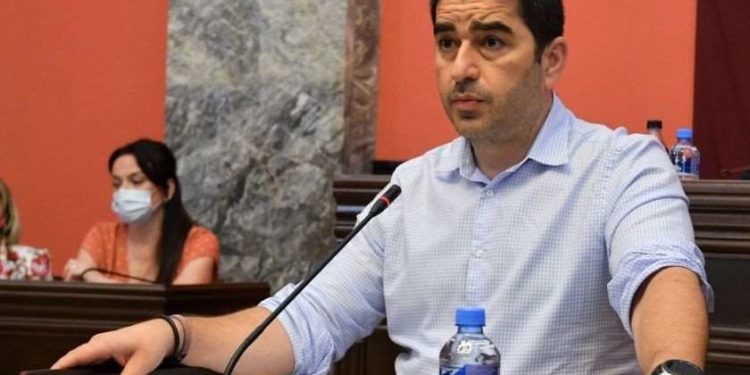 სააკაშვილი უკრაინის მოქალაქეა და გასაგებია, რომ უკრაინის პრეზიდენტი ზრუნავს მის ინტერესებზე, მეორე მხრივ, სააკაშვილი არის ქართული სასამართლოს მიერ მსჯავრდებული და მსჯავრს მოიხდის ქართულ ციხეში