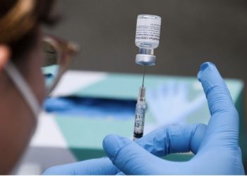 პენსიონერების დარწმუნების და აცრის შემთხვევაში, ექიმები და ექთნები დამატებით ანაზღაურებას მიიღებენ