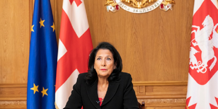 „სავალდებულო აცრა რისკ-ჯგუფებისთვის“ – სალომე ზურაბიშვილი ხელისუფლებას მიმართავს