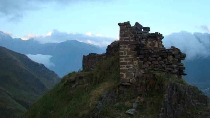 ულამაზესი ტაძარი ყაზბეგში და ხატი, რომელიც ბავშვების მფარველად ითვლება