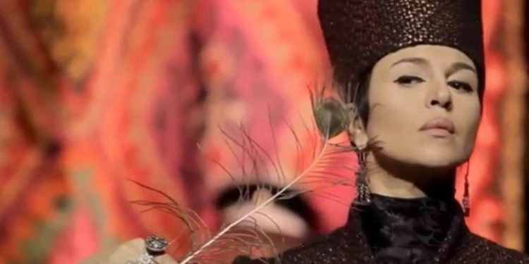 თეა დარჩია: „მეუფე დიმიტრი შიოლაშვილმა მითხრა, აირჩიე, გინდა, იყო მკვლელი დედა, თუ განსხვავებულ ადამიანს გაზრდიო. 9 თვე ვიცხოვრე იმ აზრით, მერე რა-მეთქი. ეს ადამიანი უკვე ჯილდოა…“