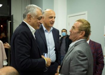 ხაზარაძე: დილით ჭყონიას წერილი დამხვდა, მეც მოგყვები წალენჯიხაშიო