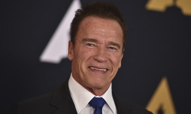 არნოლდ შვარცენეგერმა უსახლკარო ვეტერანებს ლოს-ანჯელესში სახლები აჩუქა