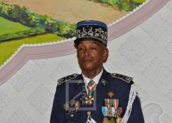 ავიაკატასტროფის შემდეგ მადაგასკარელმა პოლიციის მინისტრმა ნაპირამდე 12 საათი იცურა