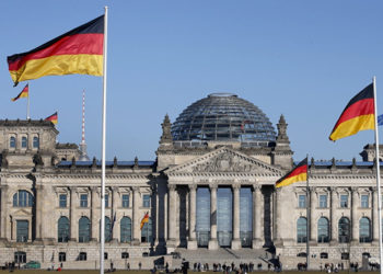 გერმანია აუცრელ მოქალაქეებს “ლოქდაუნს” დაუწესებს