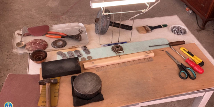 დააკავეს მამაკაცი, რომელმაც 563 ცალი 1-ლარიანი მონეტა დაამზადა