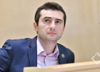 „მე შორს არსად არ მივდივარ“ – კახა კუჭავამ თანამდებობა დატოვა