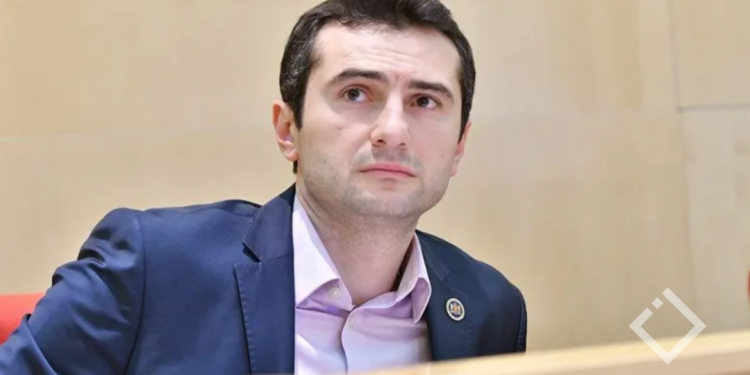 „მე შორს არსად არ მივდივარ“ – კახა კუჭავამ თანამდებობა დატოვა