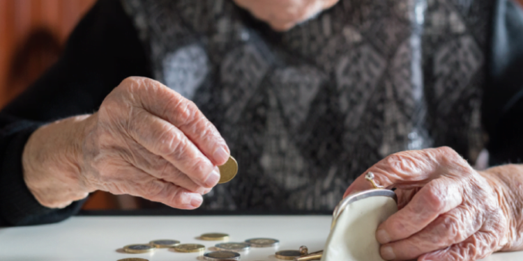 პენსია 70 და მეტი ასაკის მოქალაქეებისთვის 300 ლარამდე იზრდება