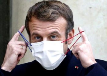 ემანუელ მაკრონი: “არავაქცინირებულებს ცხოვრებას გავურთულებ”