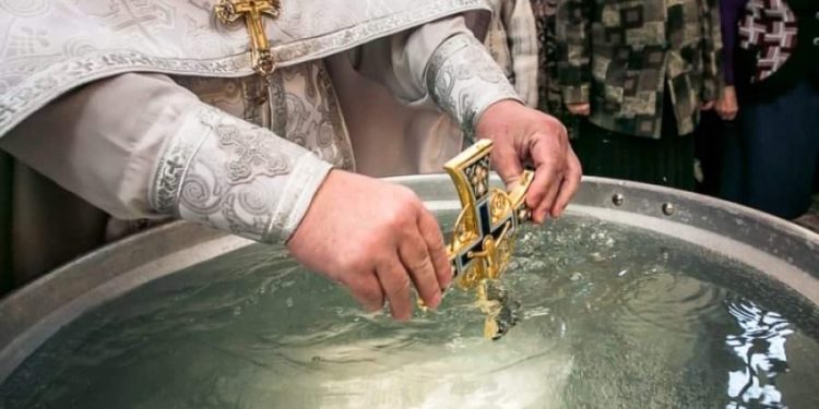 „ეცადეთ აკურთხოთ თქვენი საცხოვრისი“ – ნაკურთხი წყლის მნიშვნელობა ქრისტიანობაში