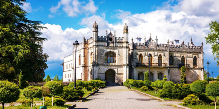 დადიანების სასახლე გაქურდეს