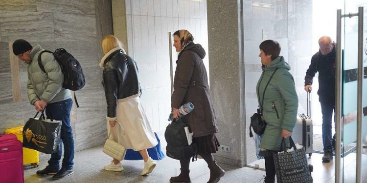 მთავრობის გადაწყვეტილებით, უკრაინელი ტურისტები, რომლებიც სამშობლოში დაბრუნებას ვერ ახერხებენ, საქართველოს სასტუმროებში უსასყიდლოდ რჩებიან 