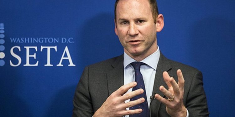 დროა, დავიწყოთ საქართველოს კბილებამდე შეიარაღება – ლუკ კოფი