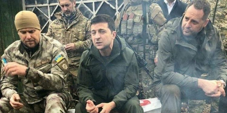 “ჩვენს სამხედროებს, რომლებსაც ხელში იარაღი უკავიათ თვეში 100 000 გრივნას გადავუხდით, რათა მათ ზუსტად იცოდნენ, რომ ქვეყანა მათი მადლიერია” – ზელენსკი