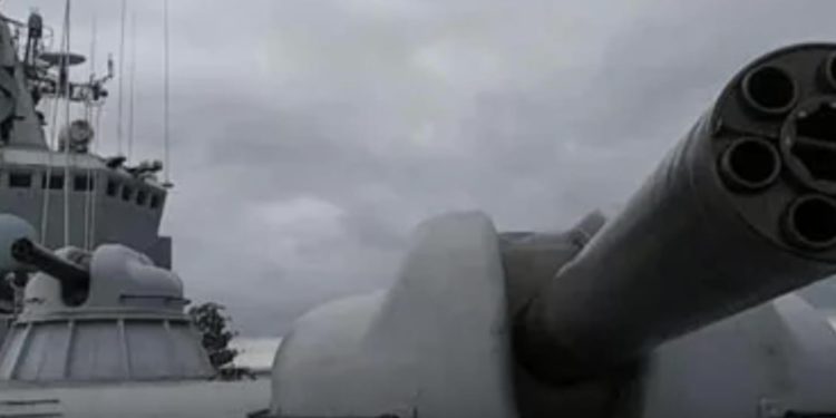 რუსულმა გემმა თავისივე თვითმფრინავი ჩამოაგდო