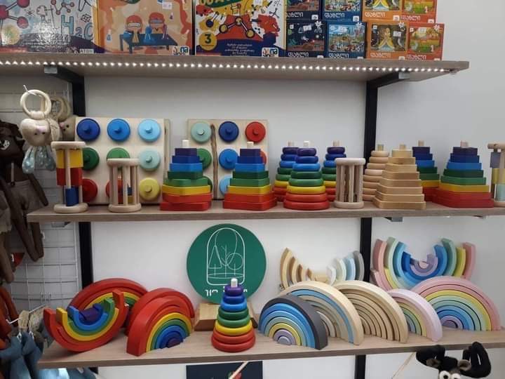 „ჩვენი მიზანია – ‘’სათამაშო ყველა ბავშვს’’ – რა უპირატესობები აქვს ხის სათამაშოს